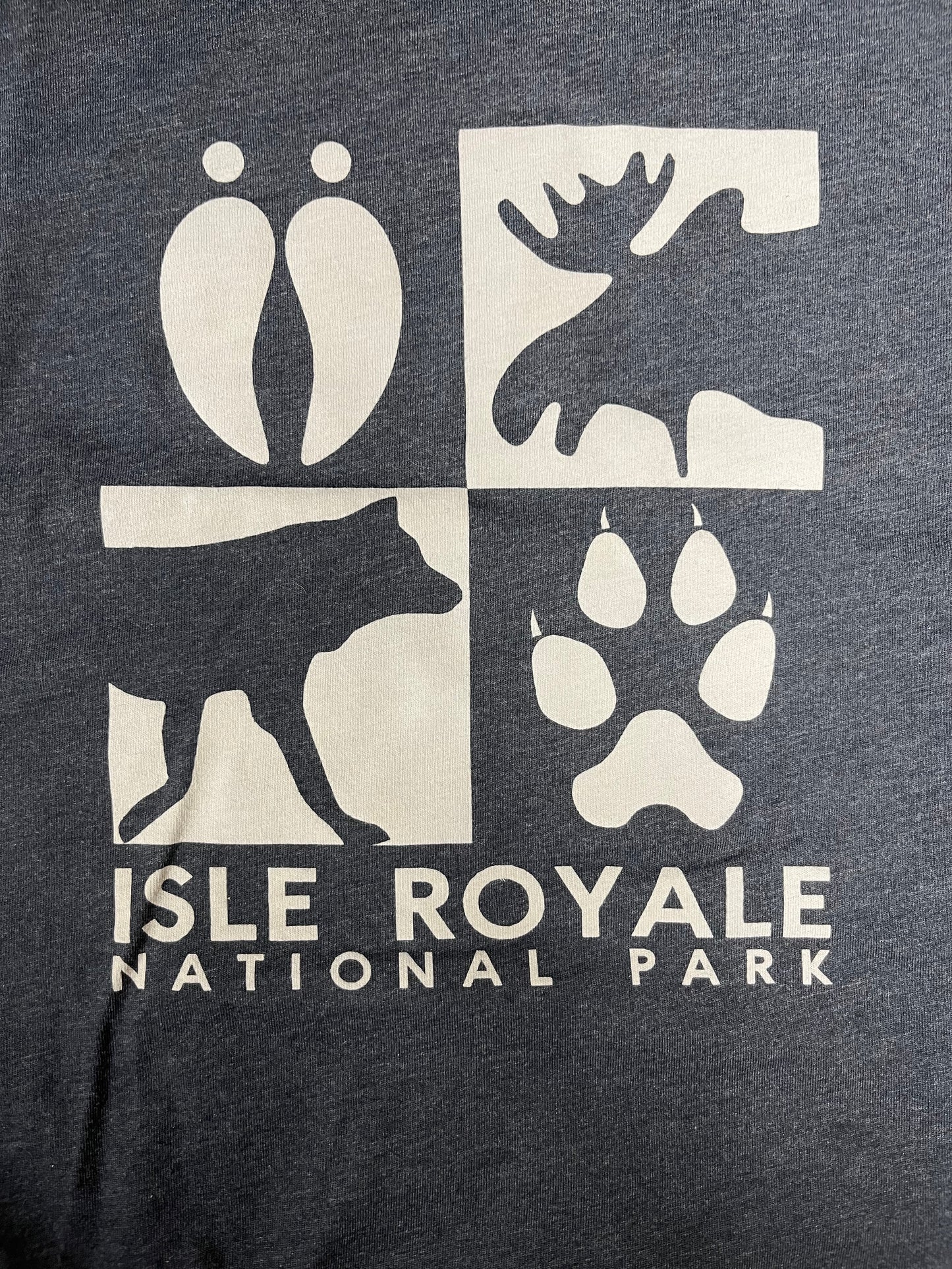 1204 2XL Moose/wolf tracks t-shirt