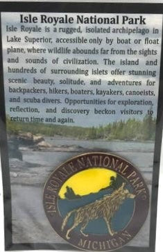 0917W Hiking Medallion (wolf)